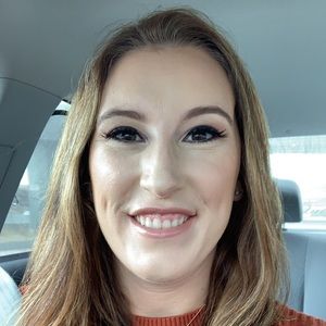 Meet your Posher, Alicia